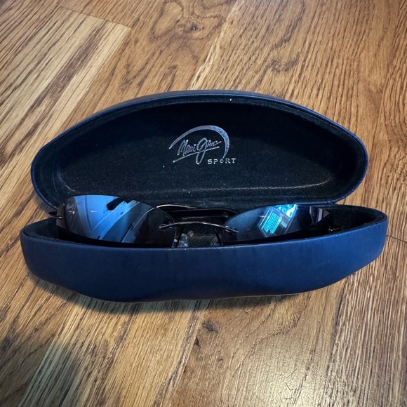 Maui Jim Brown Sunglasses with Protective Case main image 4